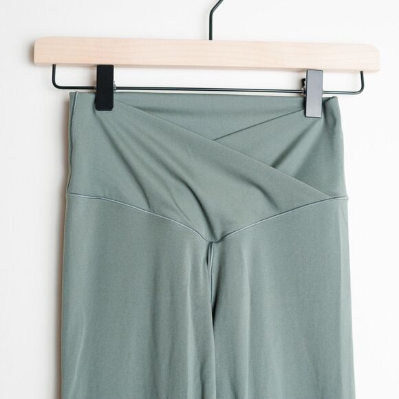 Offline By Aerie Women's Real Me 7/8 High Rise Leggings Size M Olive Cross Over - Picture 3 of 8